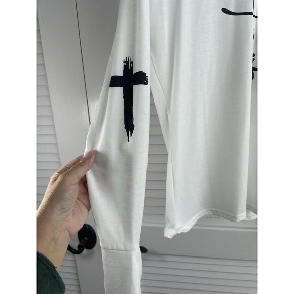 Light in the Box Women's Christian Faith White Graphic T Size M NWOT - Picture 3 of 10